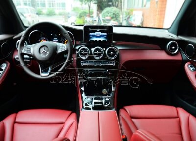 奔驰GLC260仪表台、中控、座椅、车门内饰改装